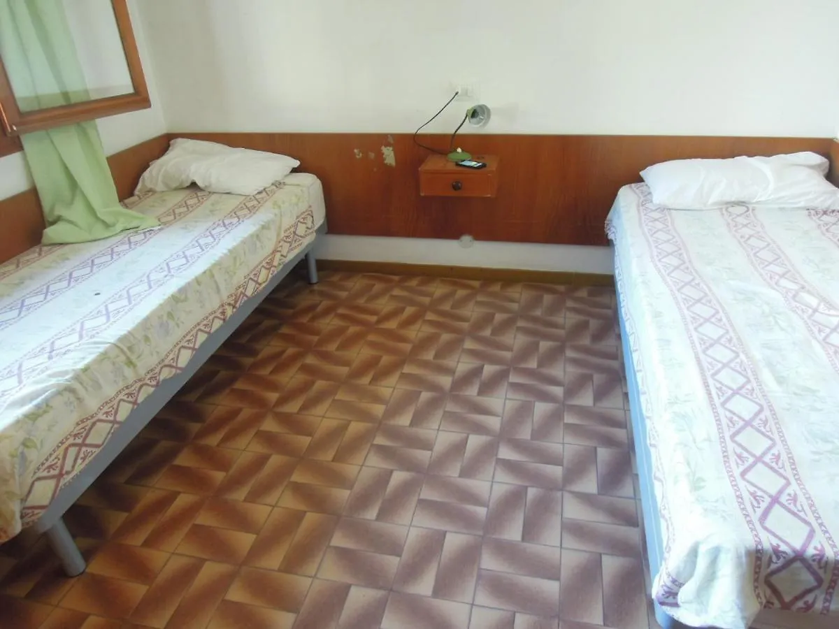 Villa With Garden In A Quiet Place 500M From The Sea Bibione Italy