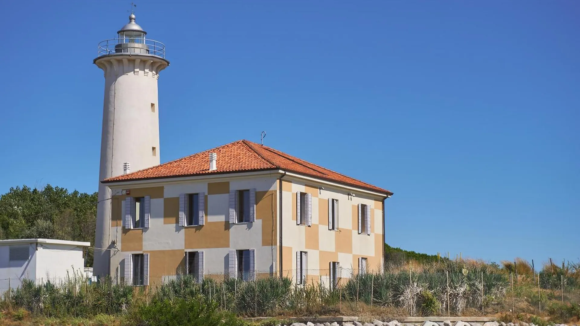 Villa With Garden In A Quiet Place 500M From The Sea Bibione Italy